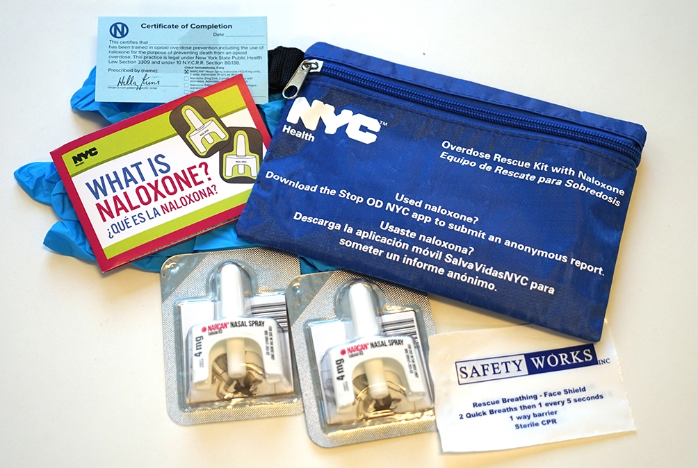 Photo of naloxone kit